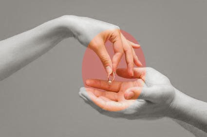 devolver-anillo-de-compromiso.jpg